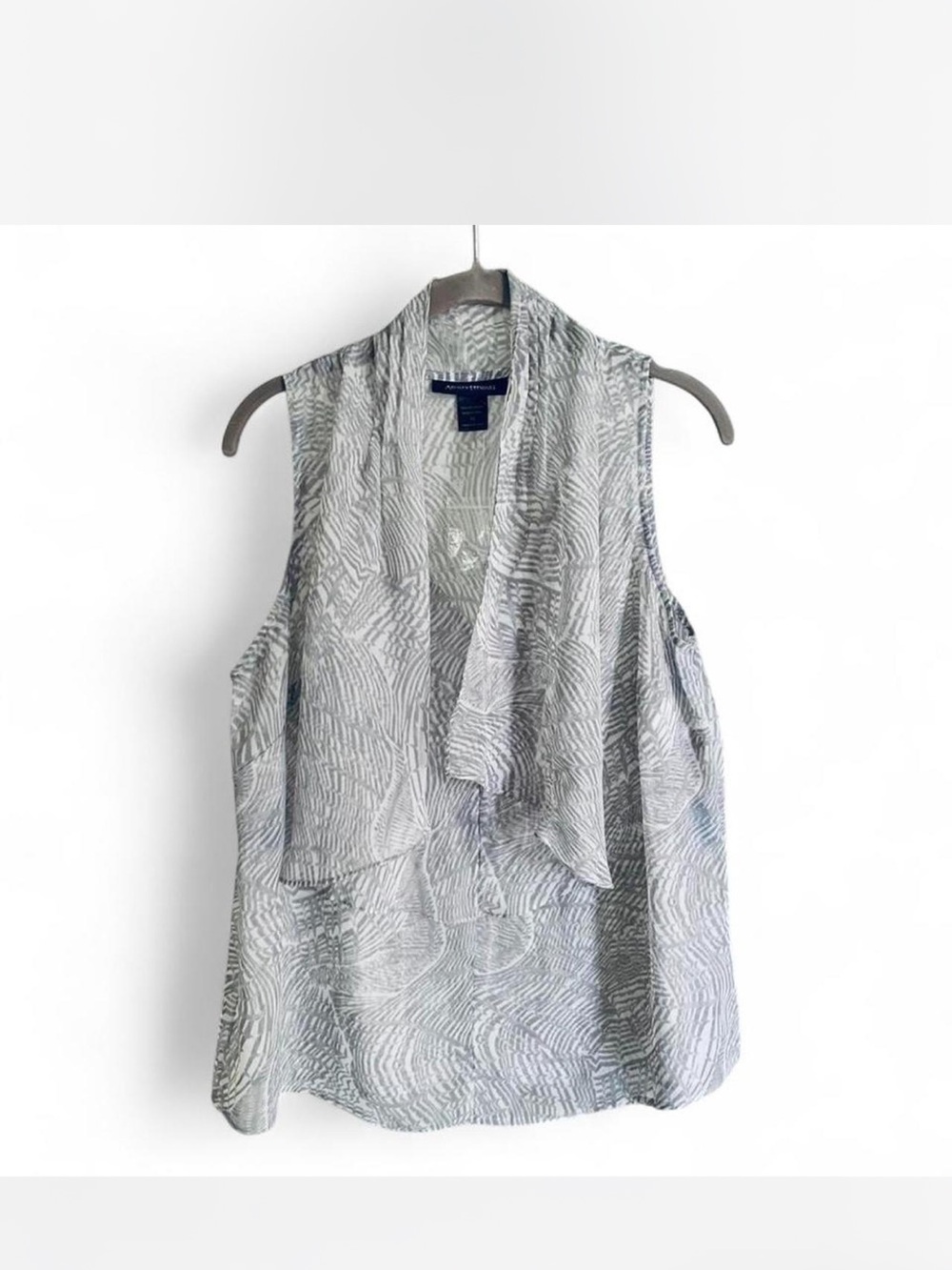 Abstract Abstrac Stewart Light Gray wavy Sleeveless Drape Front Camisole size L